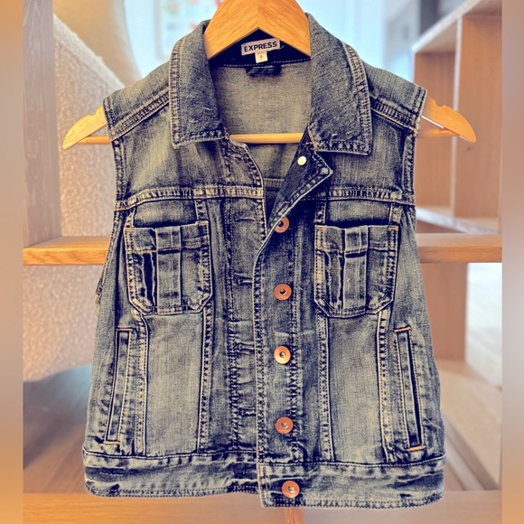 Express Jean Vest - Picture 1 of 3
